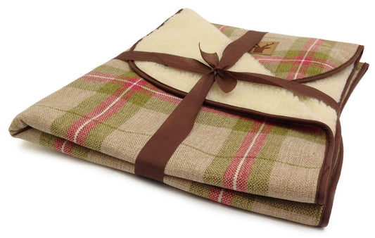  Danish Design Newton Moss Cream & Red Throw Pet Bed